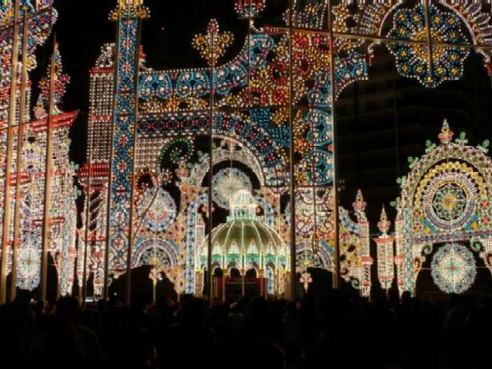 行ってきました
ルミナリエも15回目です