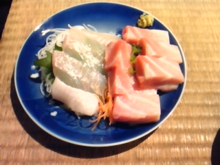 刺身もいいもんです
日本酒好きじゃないけど
飲んでしまいましたｗ